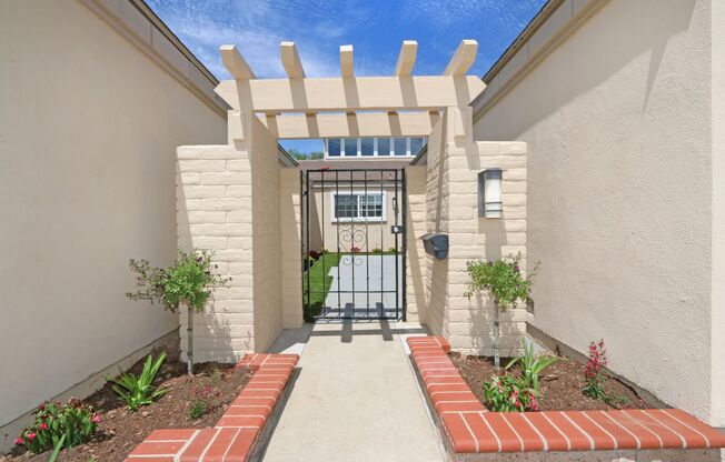Stunning Single Story Attached Home with Sky High Ceilings