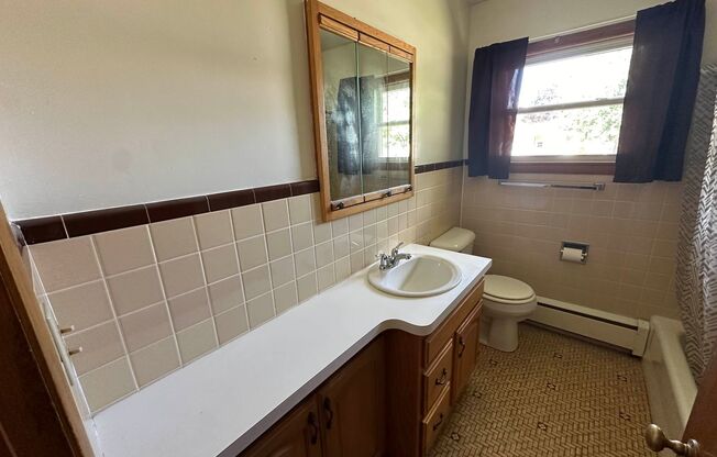 2 beds, 1 bath, $1,350