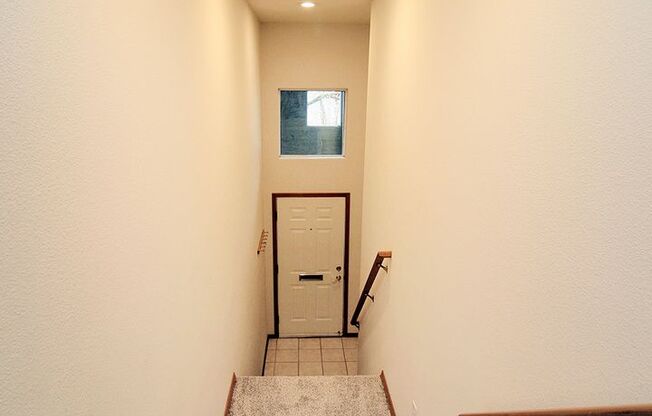 Spacious 2 Bedroom Rowhouse in the Heart of Happening Kerns!