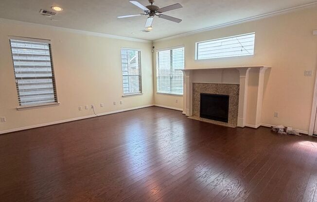 Beautiful spacious home in great location!