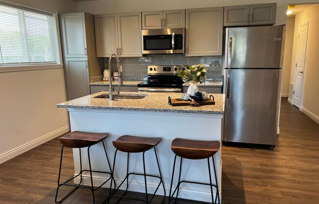 2 beds, 1 bath, 950 sqft, $1,175, Unit 3034-3