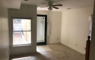 1 bed, 1 bath, $1,025, Unit B