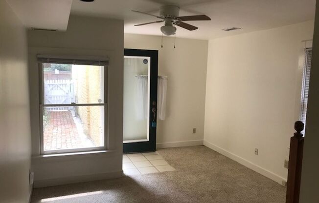 1 bed, 1 bath, $1,025, Unit B