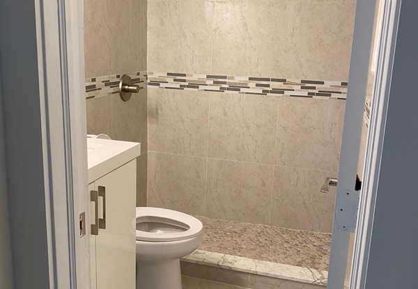 1331 W 33 ST