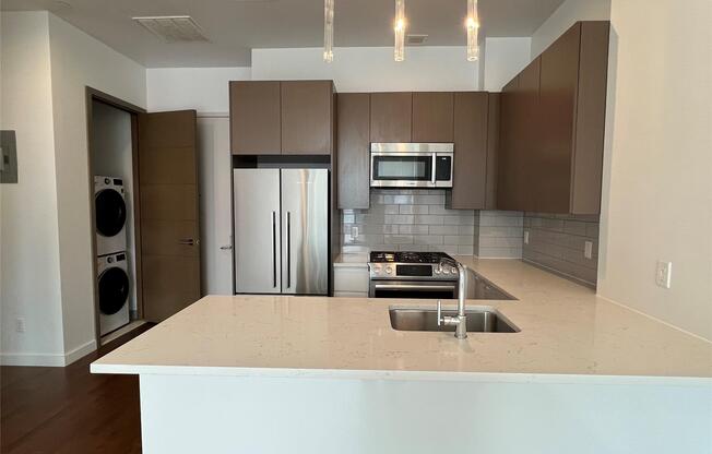 1 bed, 1 bath, 713 sqft, $4,500, Unit 23 C