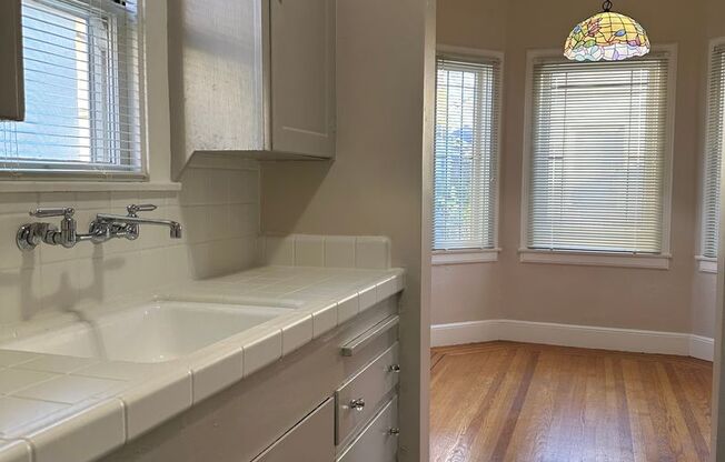 1 bed, 1 bath, $1,875, Unit 3949-D