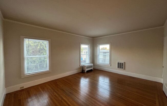 1 bed, 1 bath, $1,800, Unit 430 East 15th #4