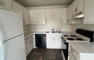 2 beds, 2 baths, $2,195, Unit 3