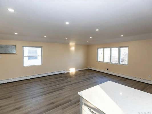 3 beds, 1 bath, 1,200 sqft, $3,450