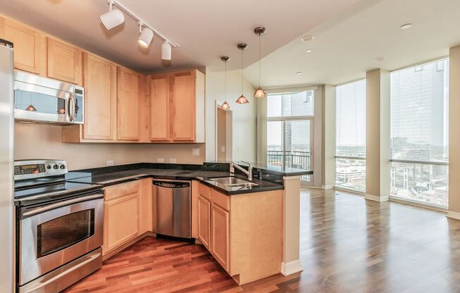 1 bed, 1 bath, $2,695