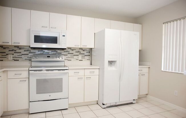 ANNUAL RENTAL - 2 Bedroom, 2 Bath Condo in North Naples