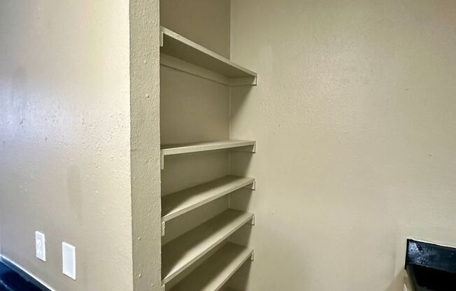 1 bed, 1 bath, 592 sqft, $675, Unit 104E