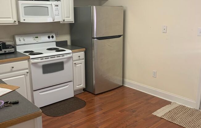 2/2 1/2 Condo on Westside