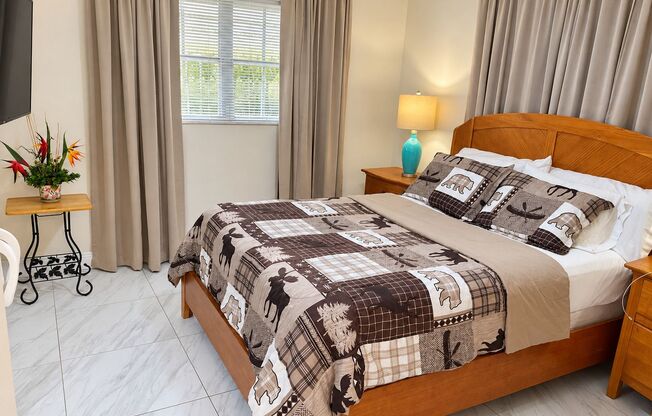ROOM WITH PRIVATE BATHROOM FOR RENT – ST. PETERSBURG, FL