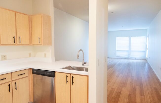 1 bed, 1 bath, 870 sqft, $1,800