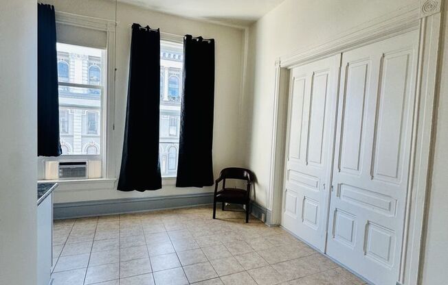 Studio, 1 bath, 300 sqft, $1,350, Unit 45