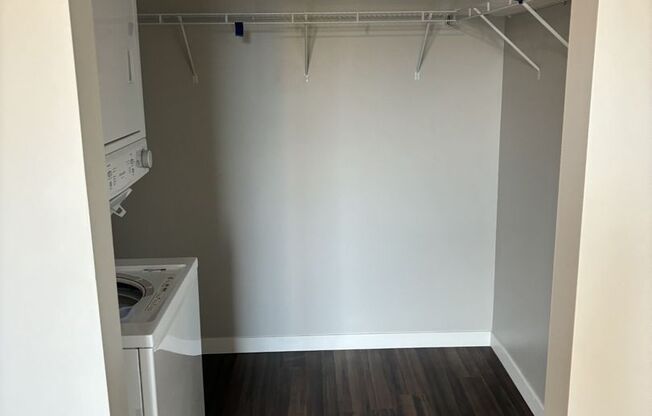 1 bed, 1 bath, 750 sqft, $1,425, Unit 333