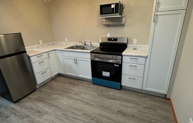 Studio, 1 bath, 236 sqft, $875, Unit 144 B