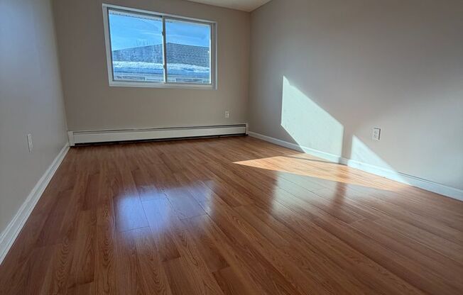 2 beds, 1 bath, 800 sqft, $1,925, Unit 148-20