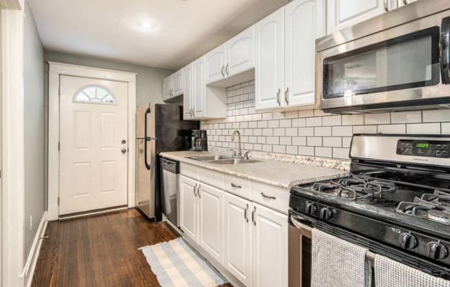 2924-2926 HOLMES STREET