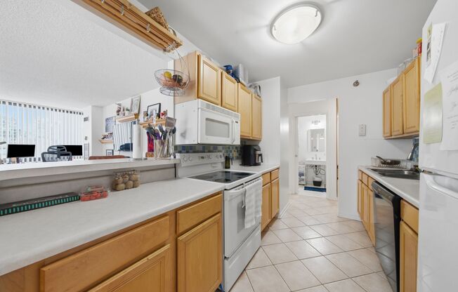 2 beds, 2 baths, $3,700, Unit # 502