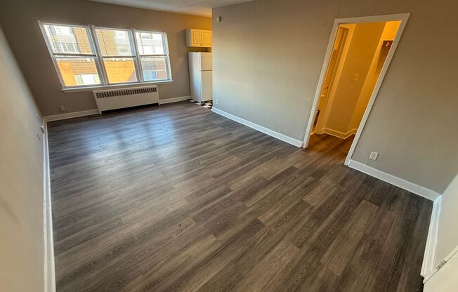 Studio, 1 bath, 400 sqft, $895, Unit #411