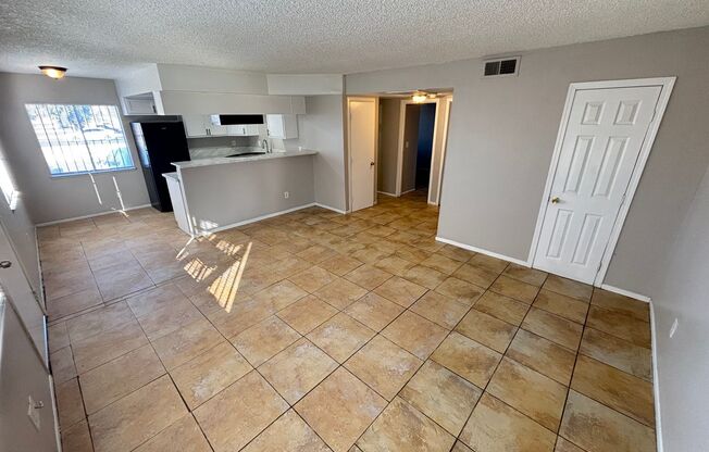 2 beds, 1 bath, $1,095, Unit 1