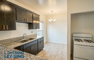 922 S BONNIE BRAE ST