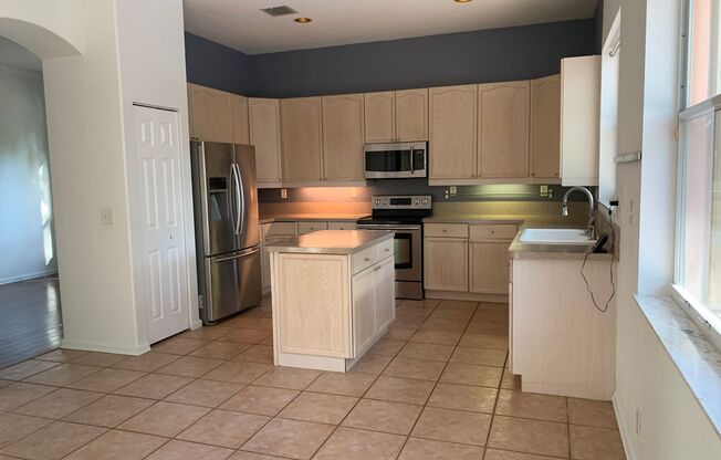 Gorgeous 4 bedroom 3 bath single family home! Gated community West Palm Beach