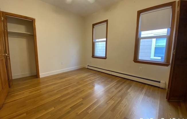 1 bed, 1 bath, 1,000 sqft, $2,200, Unit 14