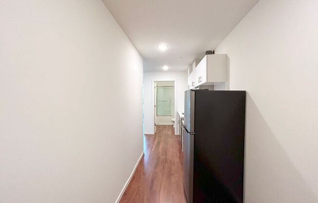 Studio, 1 bath, 450 sqft, $1,475, Unit 108