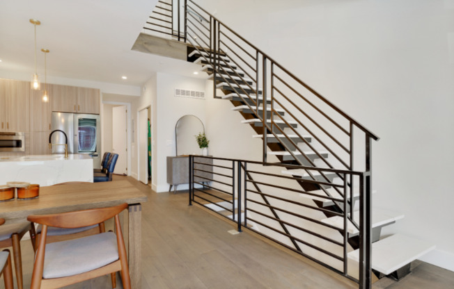 922 N 15 ST