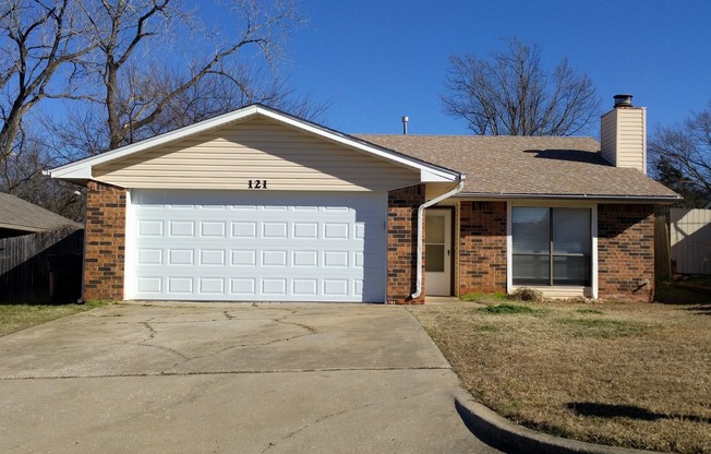 Move in Special!! 3 Bed, 2 bath, 2 car garage home - Noble, OK