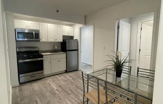 3 beds, 3 baths, $8,000, Unit 4C