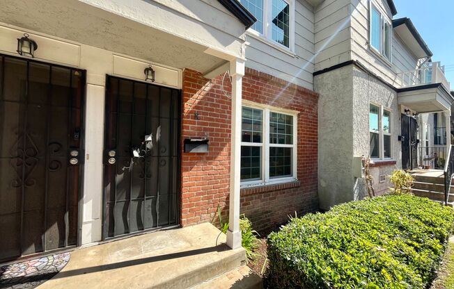 Charming 2 Bed/1 Bath Townhome style Apt in NorthPark