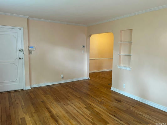 2 beds, 1 bath, $2,950