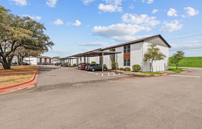 2 beds, 1 bath, $1,375, Unit 129