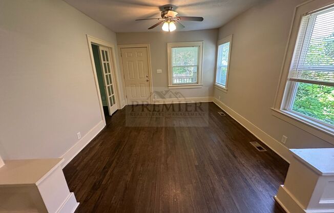 5435 Lydia Ave, Kansas City, MO 64110 :: Rent: $1270 :: Deposit: $1270 :: 2 Bedroom :: 1 Full bathroom