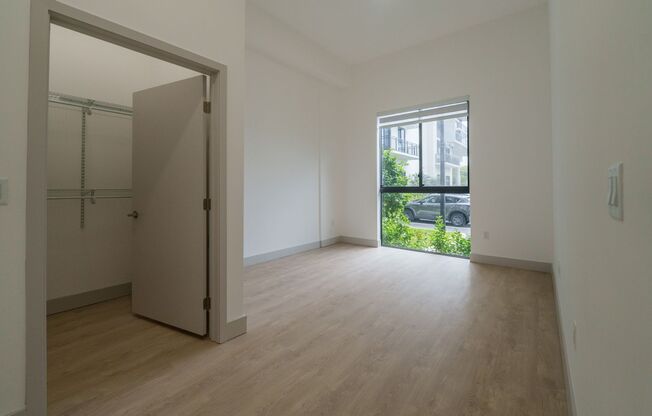 3 beds, 2 baths, 1,348 sqft, $2,622, Unit 114