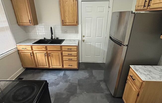 2 beds, 1 bath, $1,250