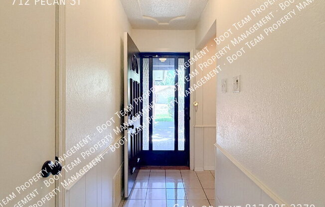 712 PECAN ST