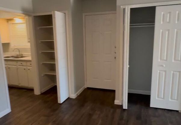2 beds, 1 bath, 873 sqft, $1,120, Unit 08-0816