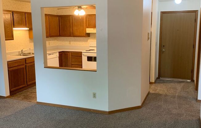 1 bed, 1 bath, 702 sqft, $690