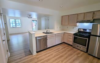 Premier City Living 2 Bed 1.5 Bath Townhouse with off street parking! (South Side Flats)