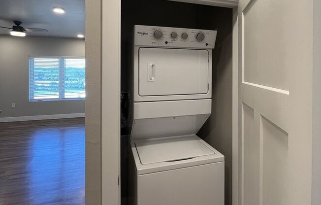 2 beds, 2 baths, 926 sqft, $1,550