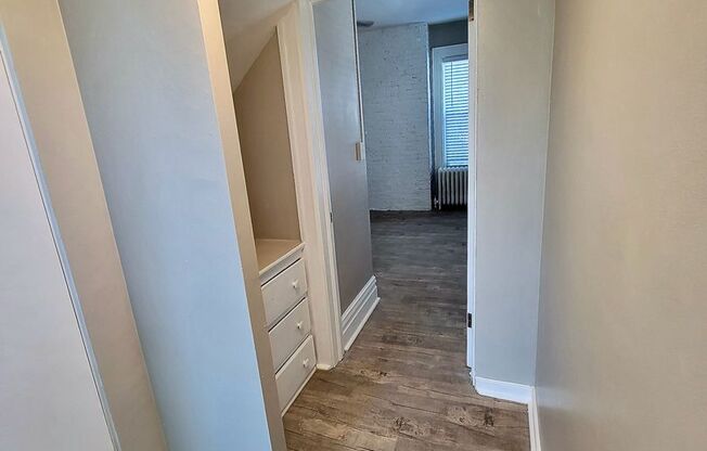 *** Great location in Friendship * Apartment Available Now * Pet Friendly * Tree Lined Street * Spacious & Renovated ***