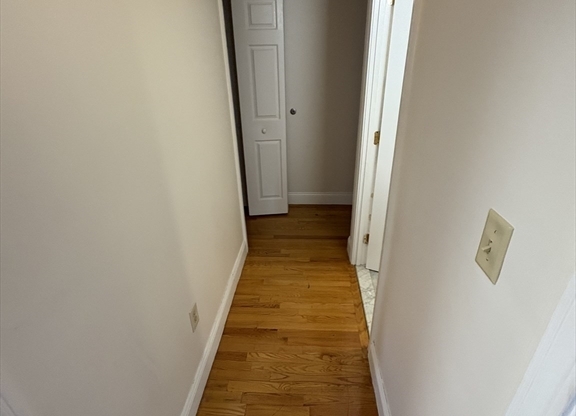 3 beds, 2 baths, 1,110 sqft, $5,100, Unit 30