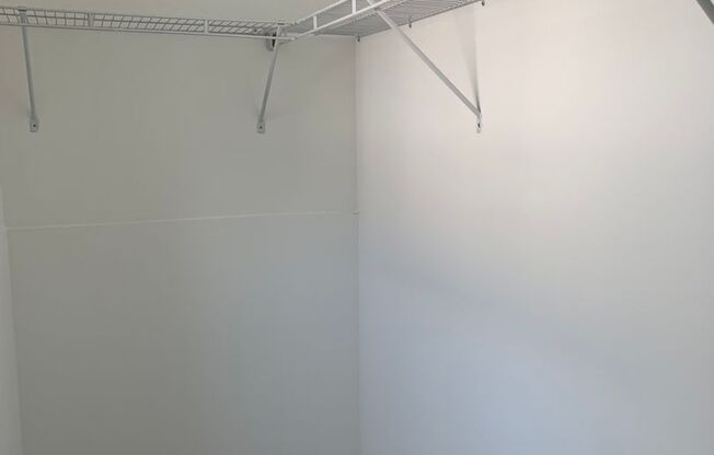 1 bed, 1 bath, 581 sqft, $905, Unit 304