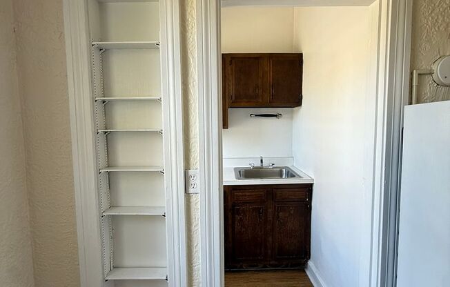 Studio, 1 bath, 308 sqft, $1,200, Unit Bayard Manor 105