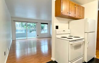 Studio, 1 bath, 464 sqft, $1,375, Unit 109